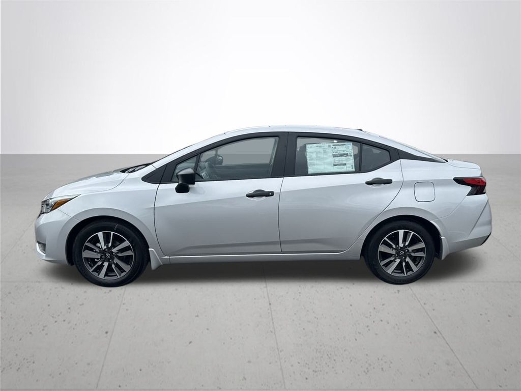 2025 Nissan Versa 1.6 S photo 11