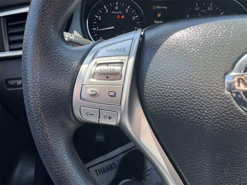 2015 Nissan Rogue S photo 18