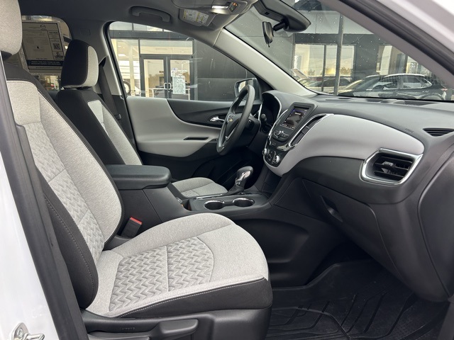 2024 Chevrolet Equinox LS photo 17
