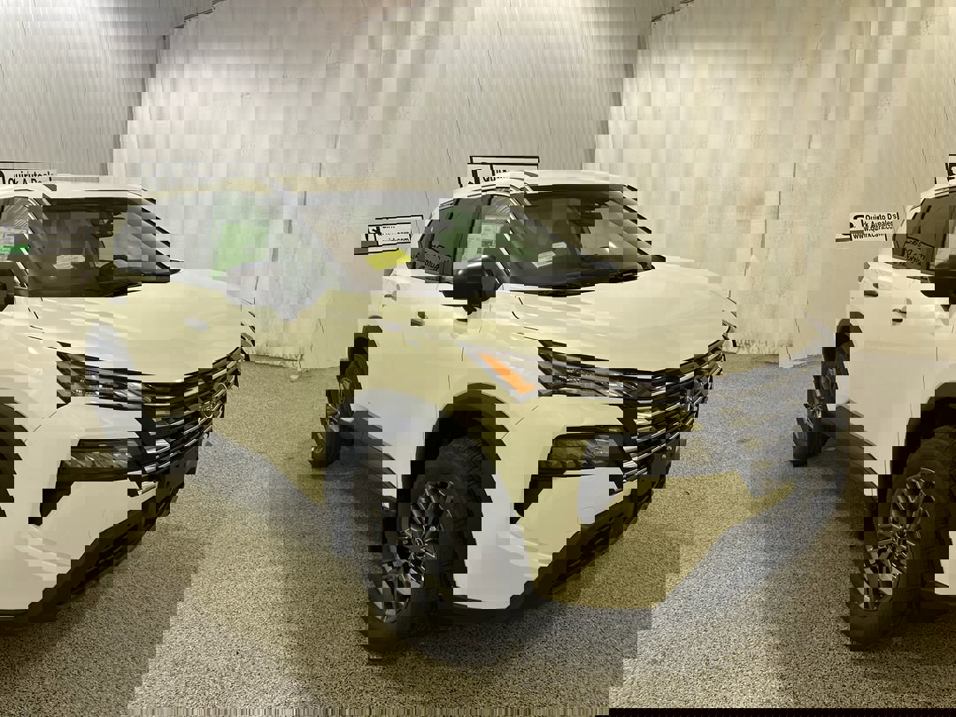 2026 Nissan Rogue S's photo