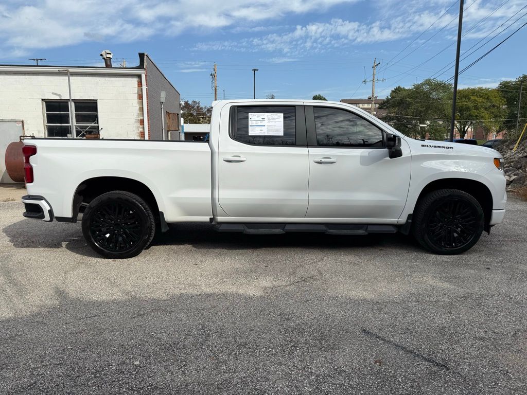 2022 Chevrolet Silverado 1500 RST photo 4
