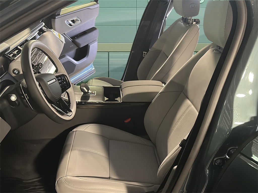 2026 Land Rover Range Rover Velar SE photo 23