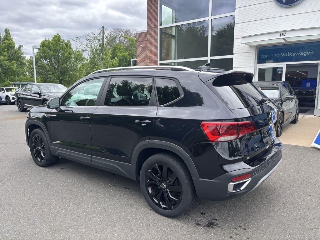 2022 Volkswagen Taos SE photo 3