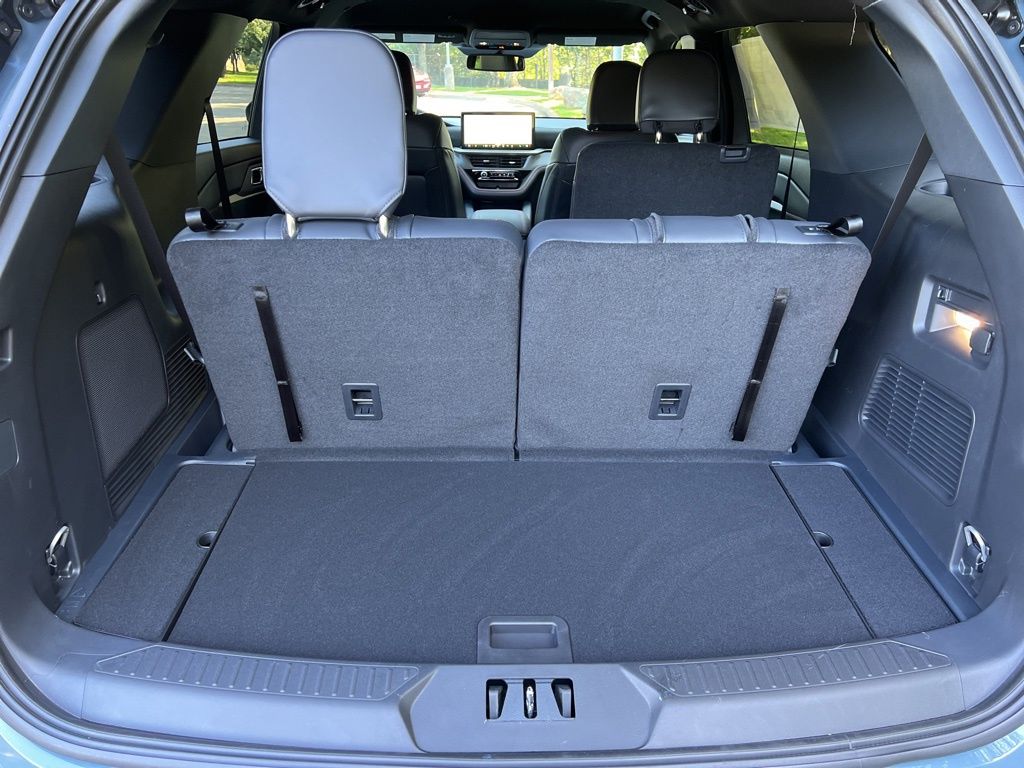 2025 Ford Explorer ST-Line photo 34