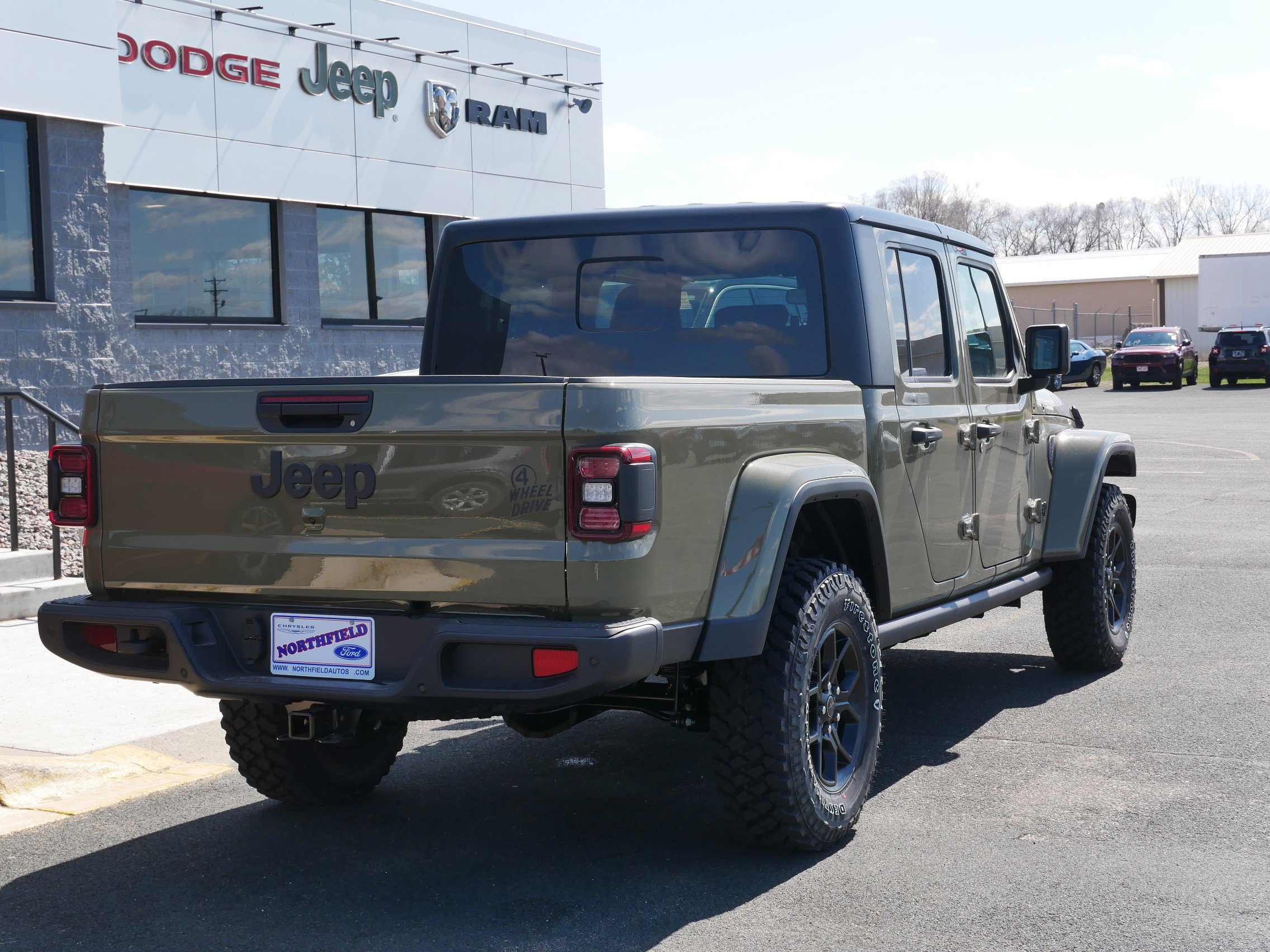 2025 Jeep Gladiator Willys photo 6