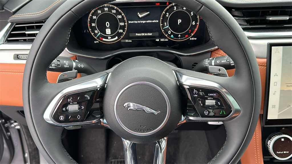 2026 Jaguar F-PACE P400 R-Dynamic S photo 13