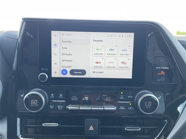 2023 Toyota Highlander Limited photo 16