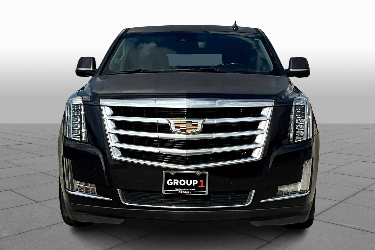 2016 Cadillac Escalade ESV Luxury photo 3