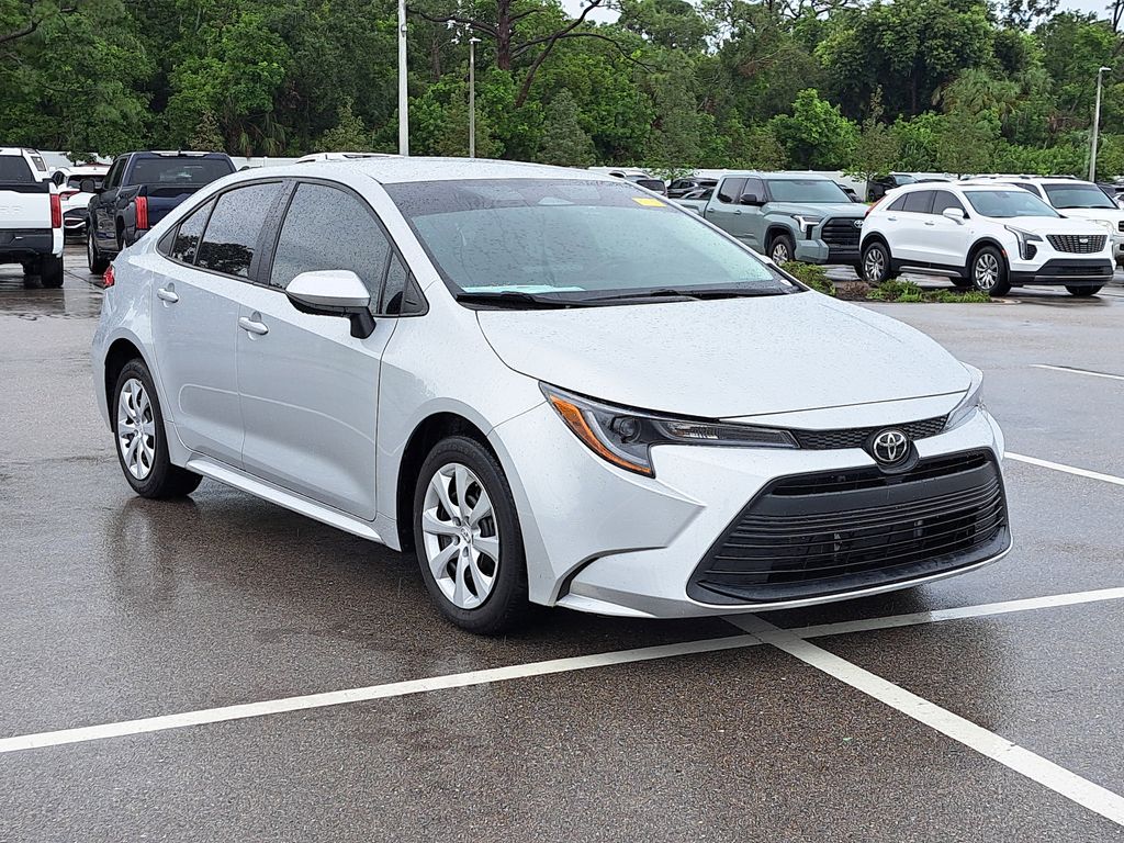 2024 Toyota Corolla LE photo 2