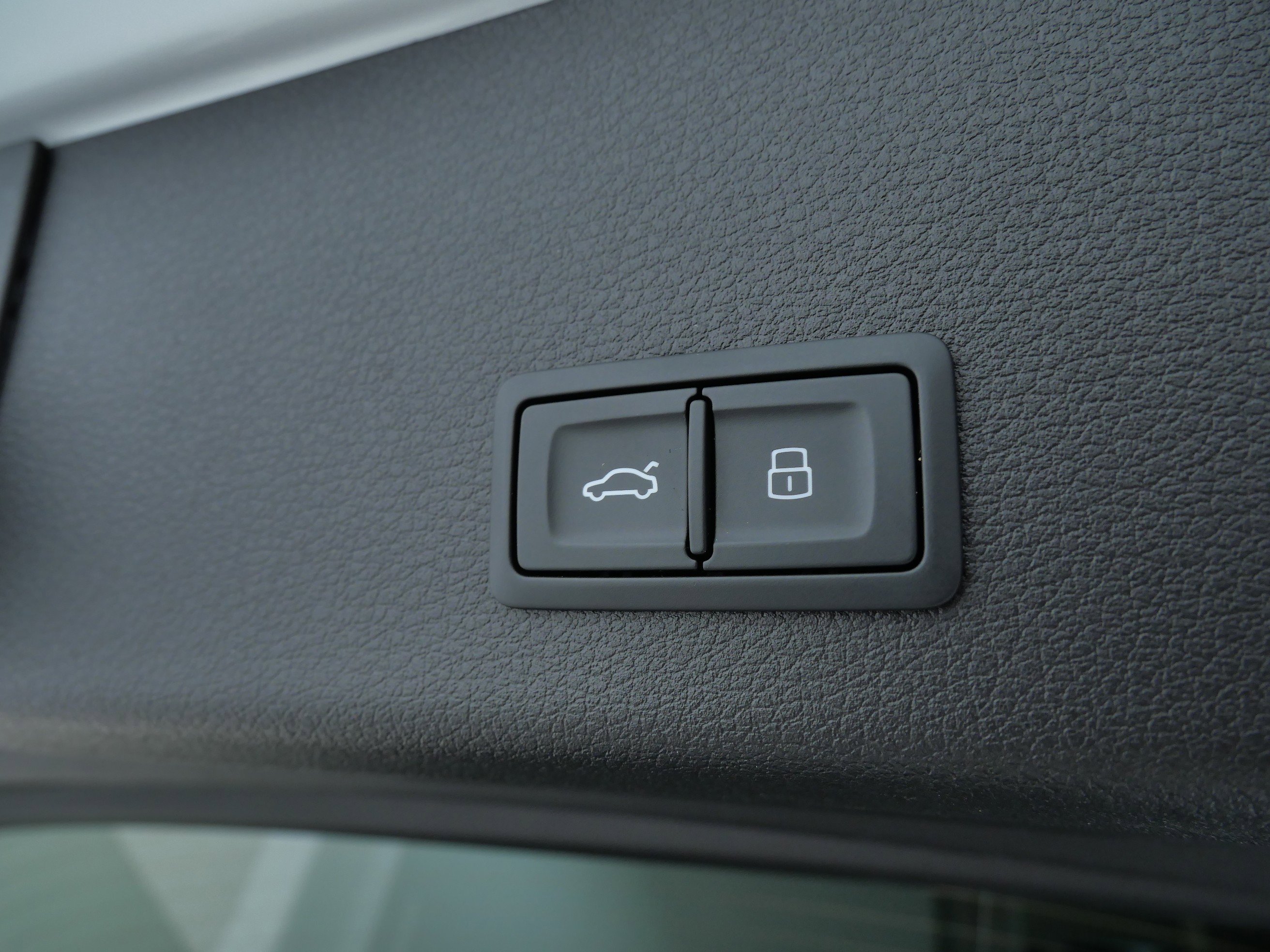 2024 Audi Q8 E-tron Premium Plus photo 6