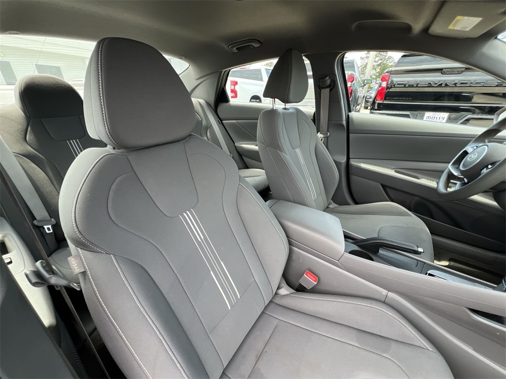 2024 Hyundai Elantra SEL photo 15