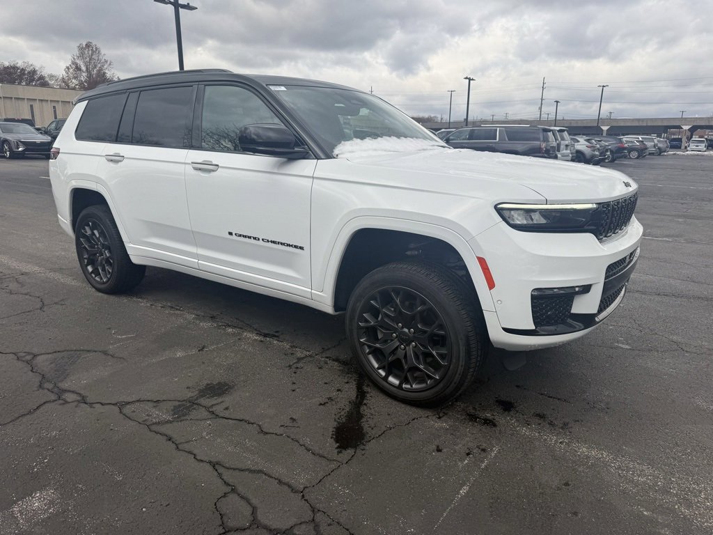 2023 Jeep Grand Cherokee L Summit Reserve's photo