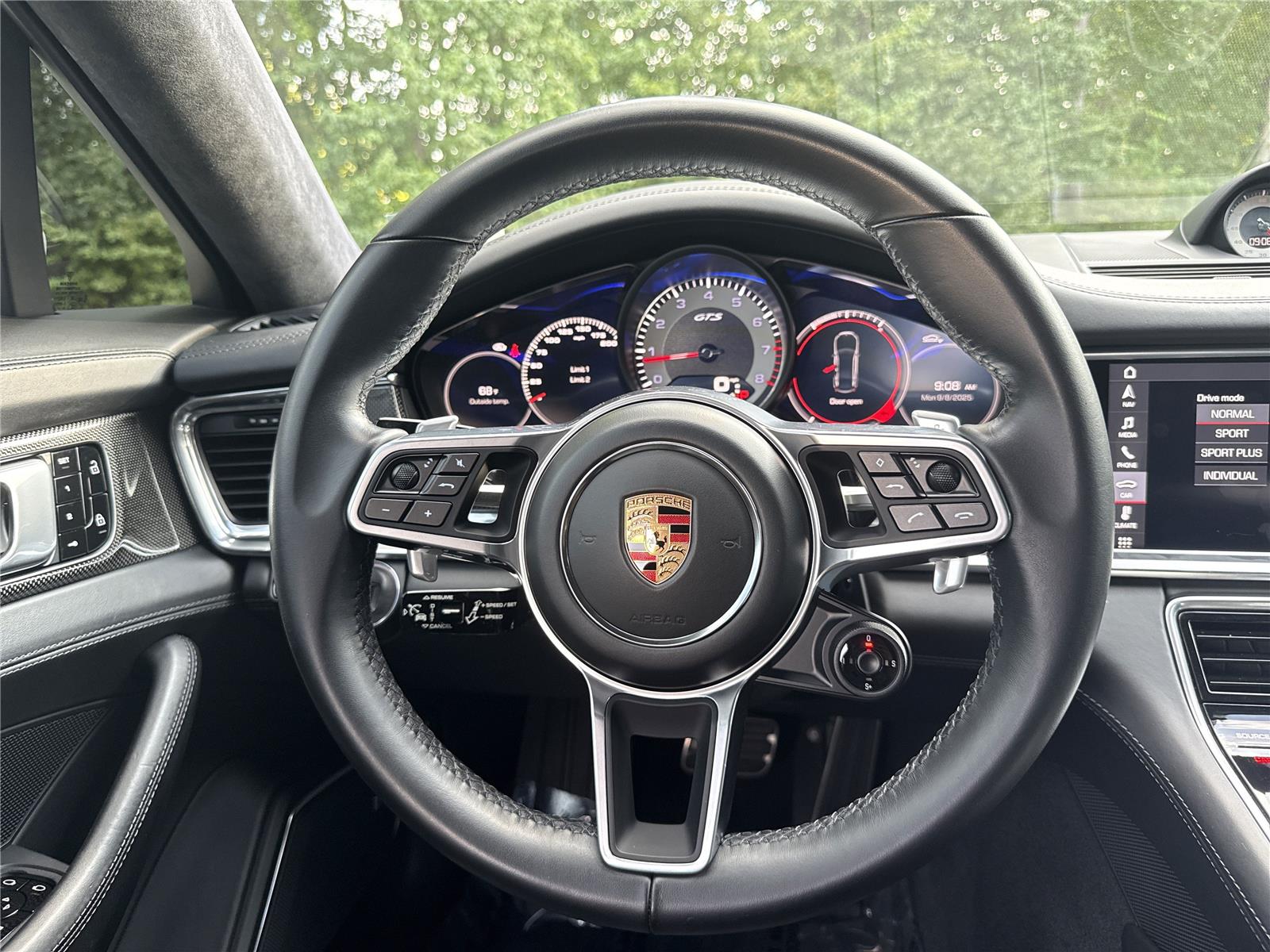 2020 Porsche Panamera GTS photo 12