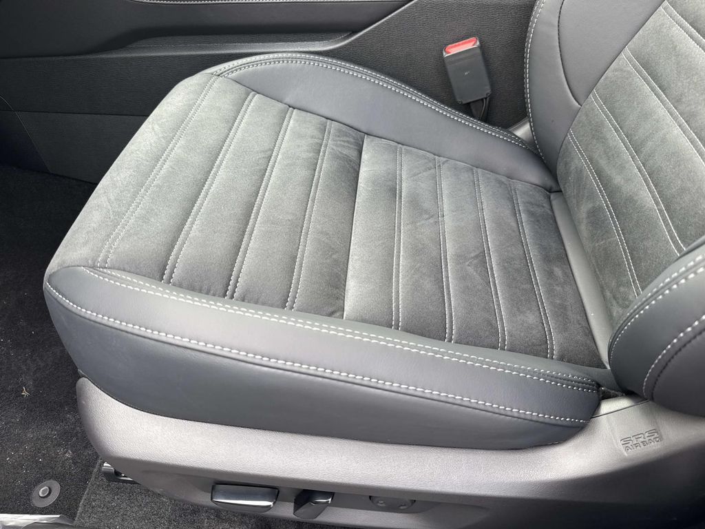 2025 Mitsubishi Outlander SE photo 22