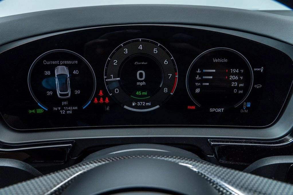 2026 Porsche Cayenne Turbo E-Hybrid Coupe photo 14