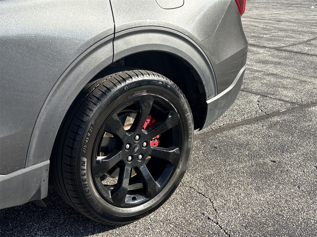 2020 Ford Explorer ST photo 18