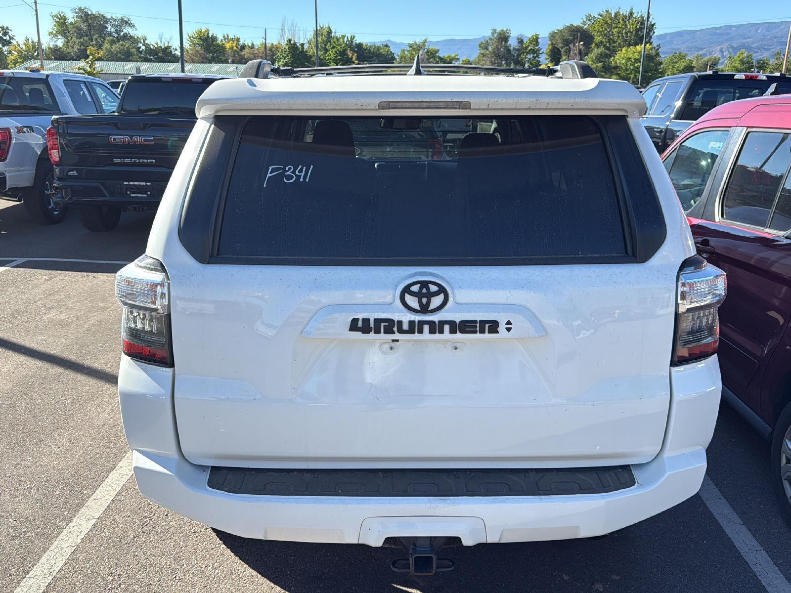 2022 Toyota 4Runner SR5 photo 5