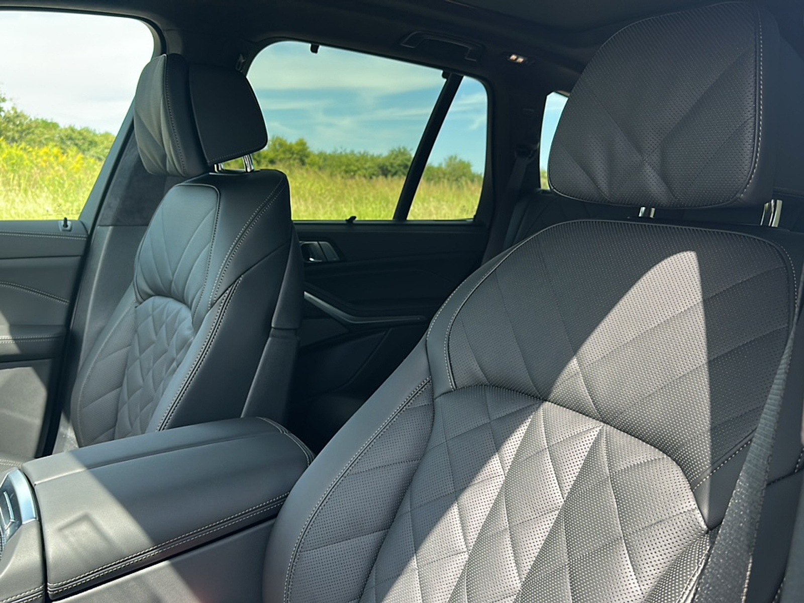 2026 Bmw X5 M60i photo 2