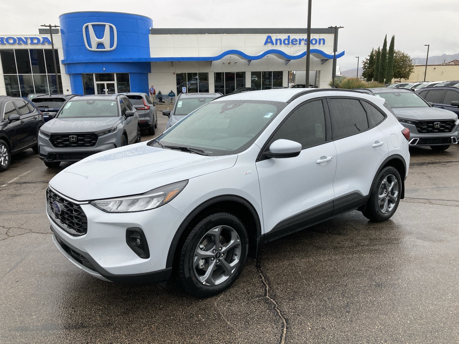 2025 Ford Escape ST-Line Select's photo