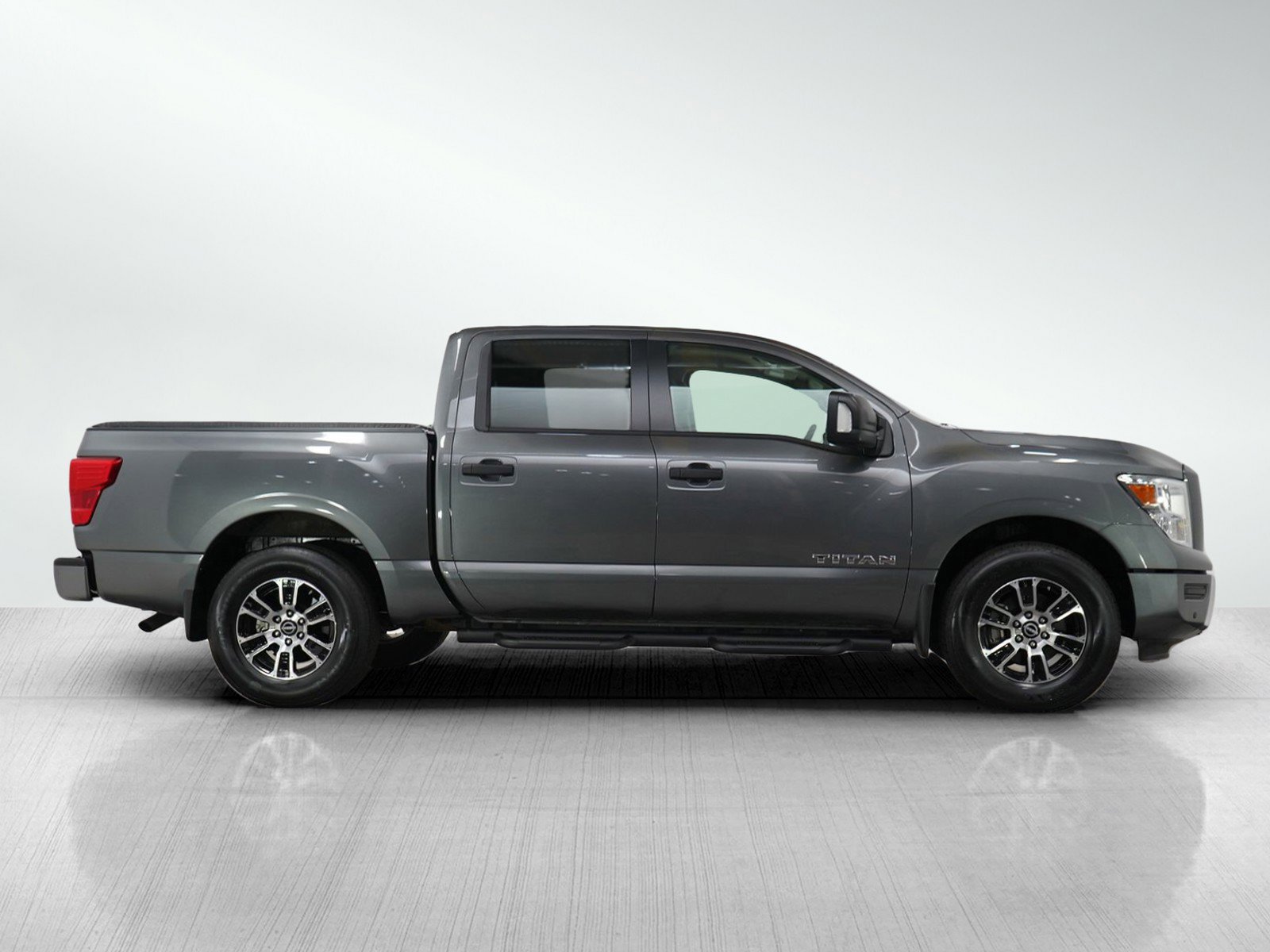 2024 Nissan Titan SV photo 6