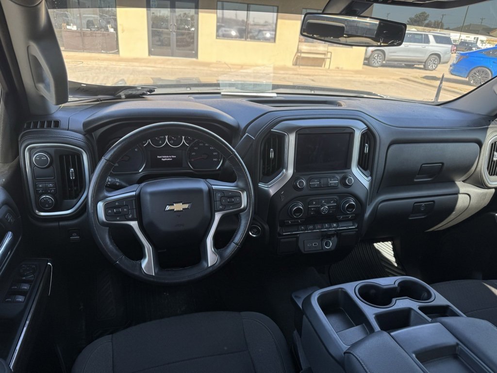 2021 Chevrolet Silverado 1500 LT photo 3