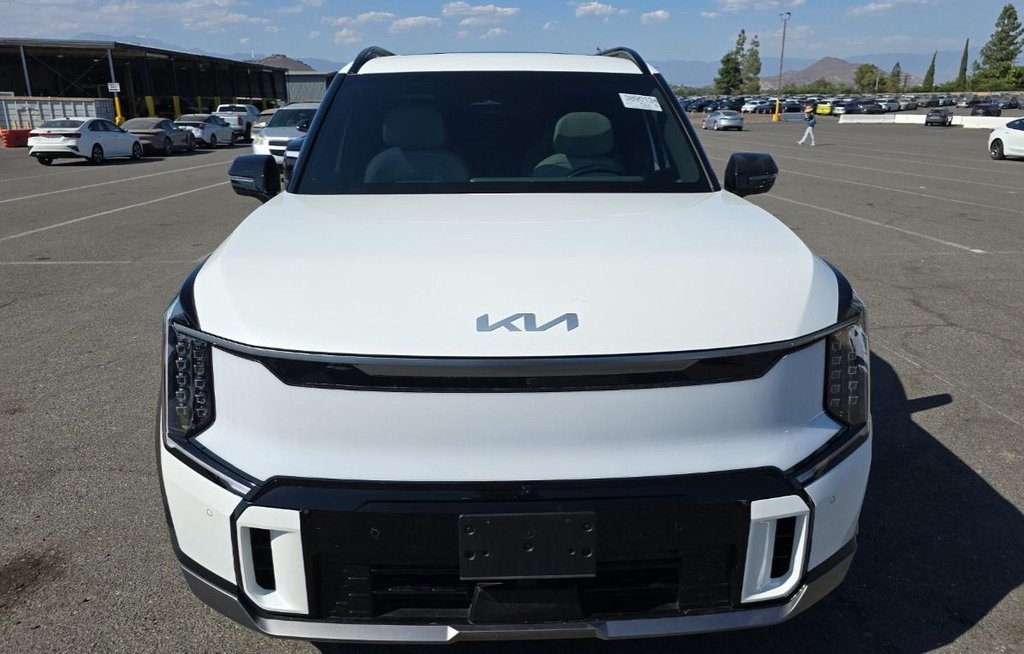 Used 2024 Kia Ev9 GT-Line with VIN KNDAEFS5XR6032174 for sale in Kansas City