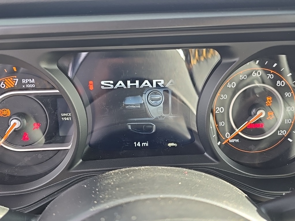 2025 Jeep Wrangler Sahara photo 10