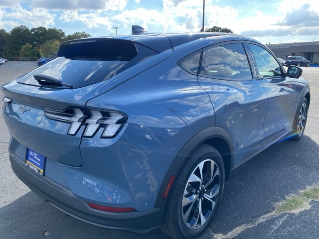 2024 Ford Mustang Mach-E Select photo 3