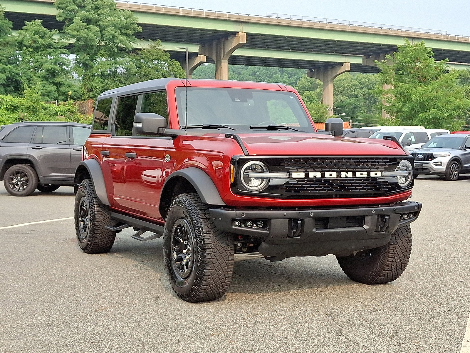 2024 Ford Bronco Wildtrak photo 2