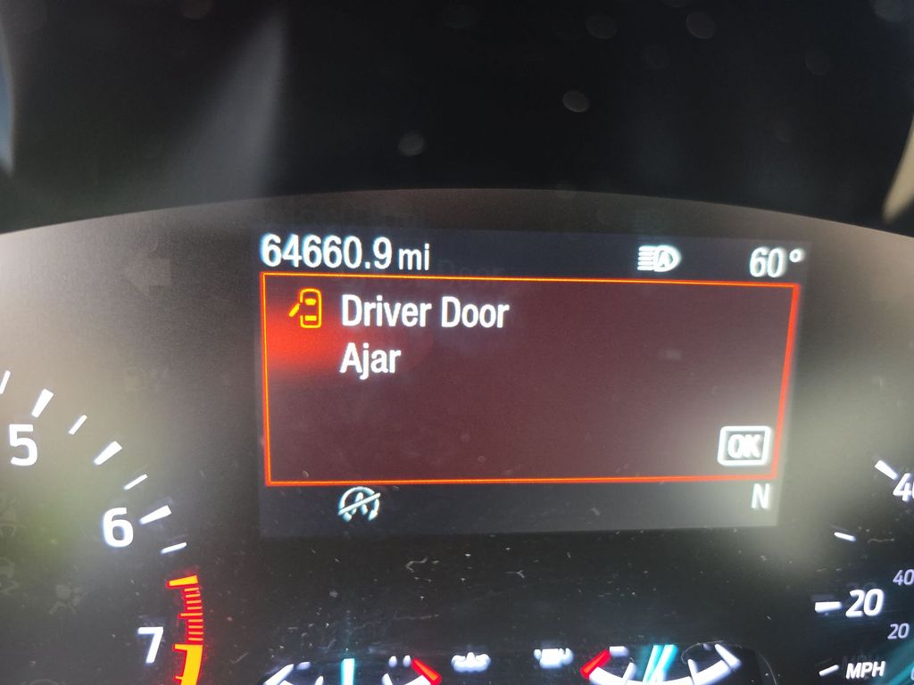 2022 Ford Escape SE photo 3