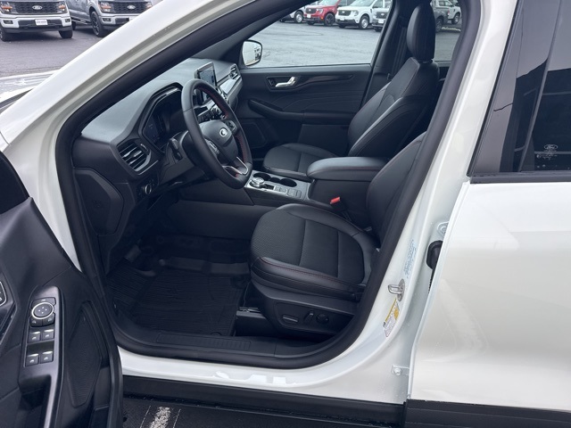 2025 Ford Escape ST-Line photo 11