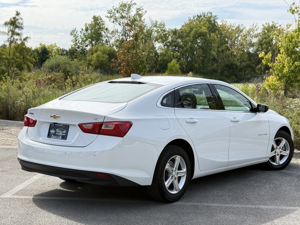 2024 Chevrolet Malibu 1LT photo 5