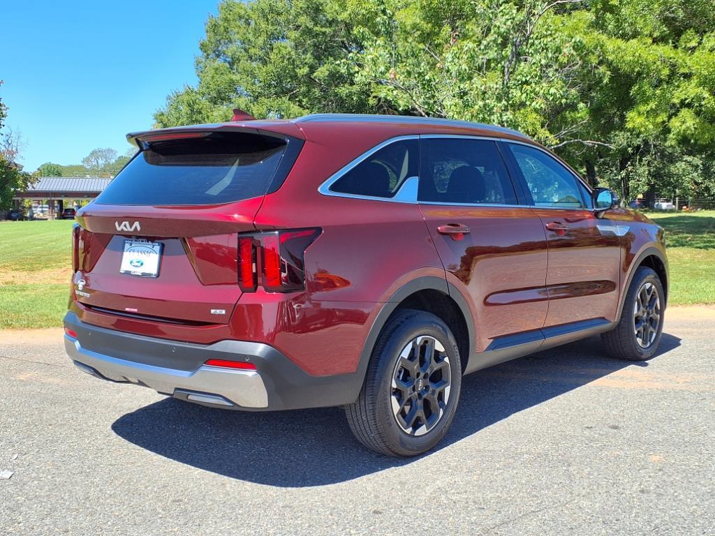 2025 Kia Sorento S photo 17