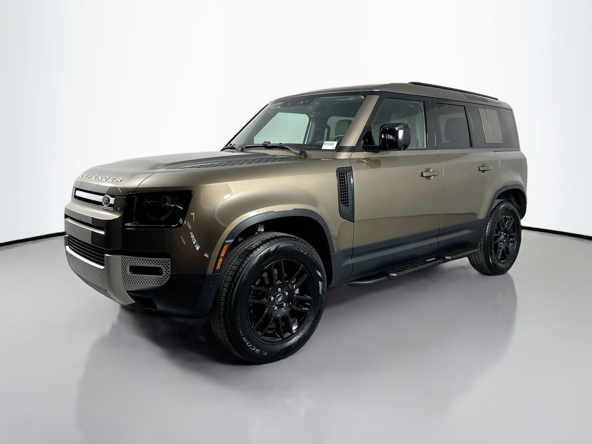 2025 Land Rover Defender S's photo