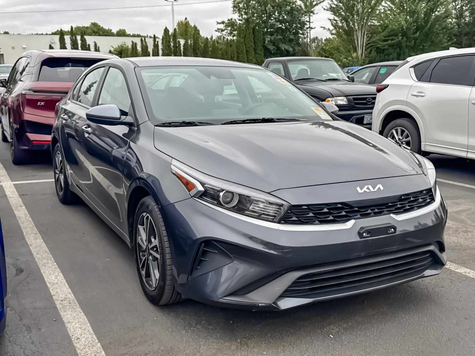 2024 Kia Forte LXS photo 2