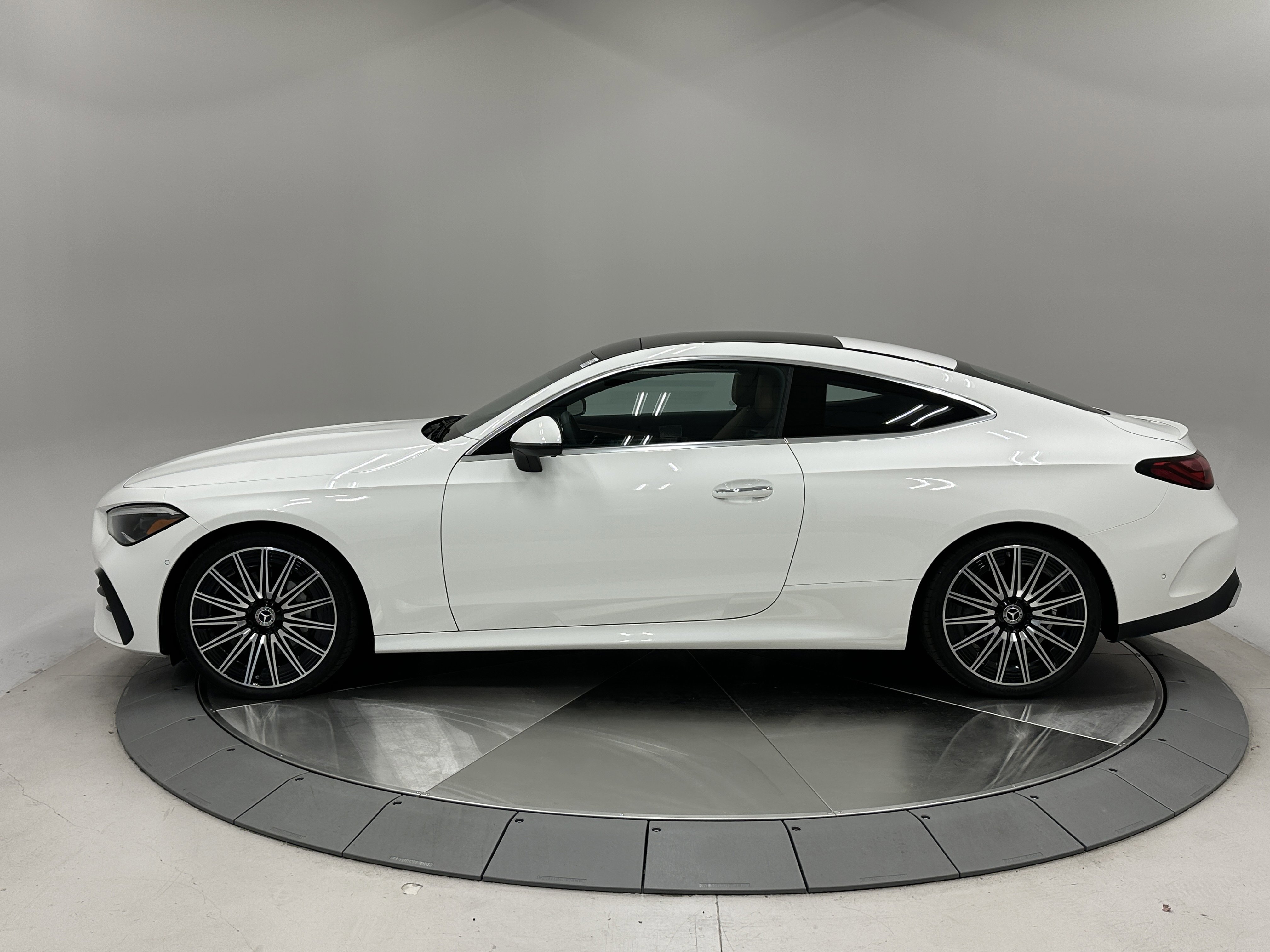 2024 Mercedes Benz CLE 300 4MATIC photo 4