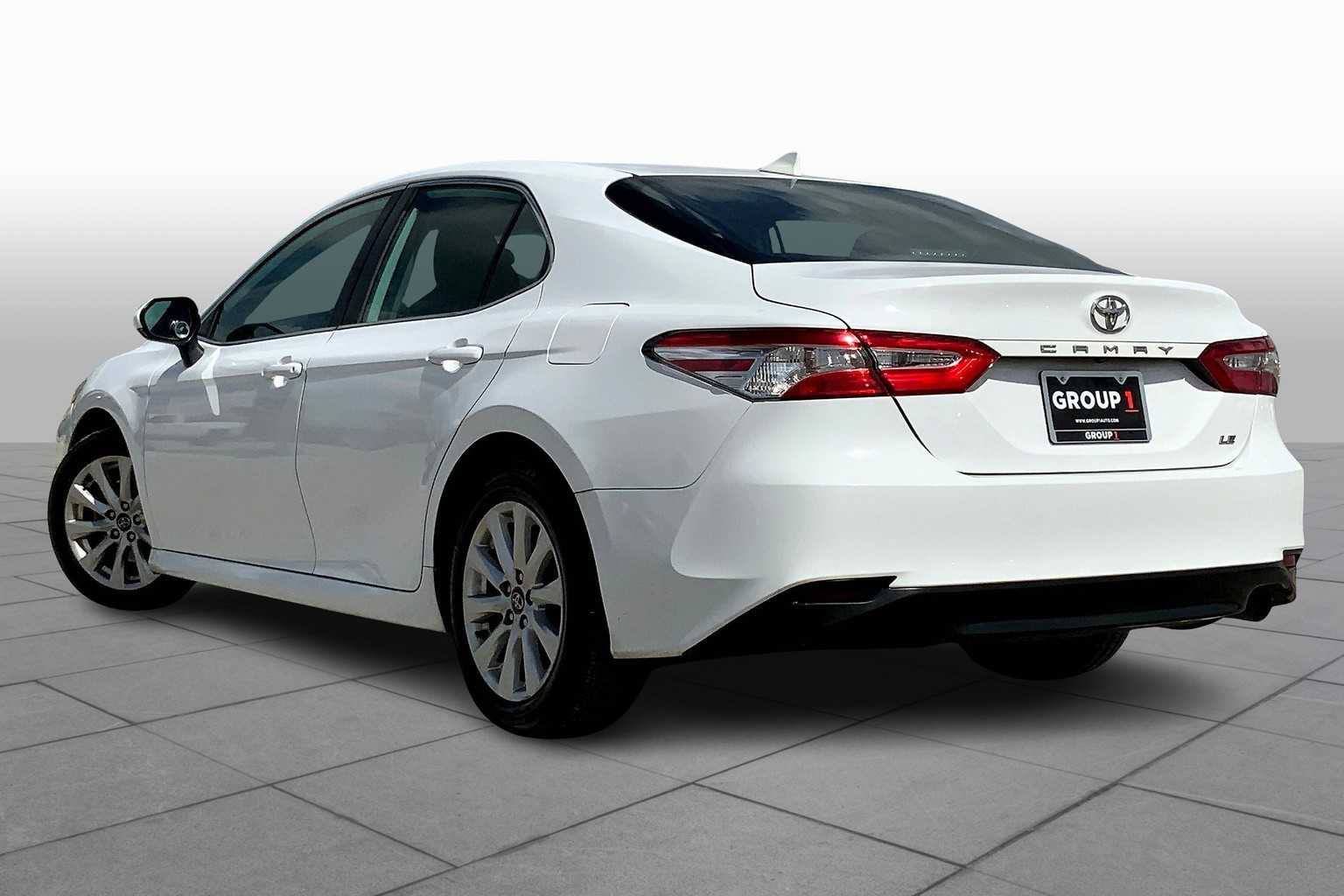 2019 Toyota Camry LE photo 10
