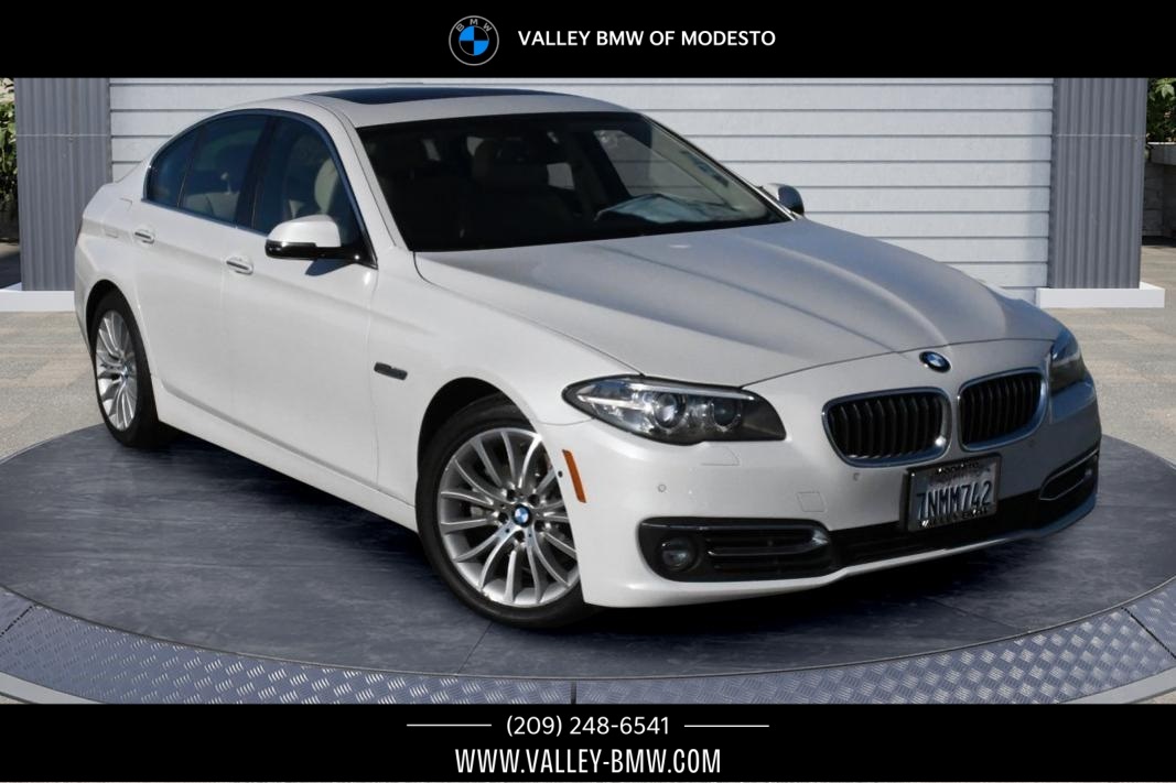 2016 BMW 5 Series 528i's photo