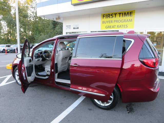 2020 Chrysler Pacifica Limited photo 13