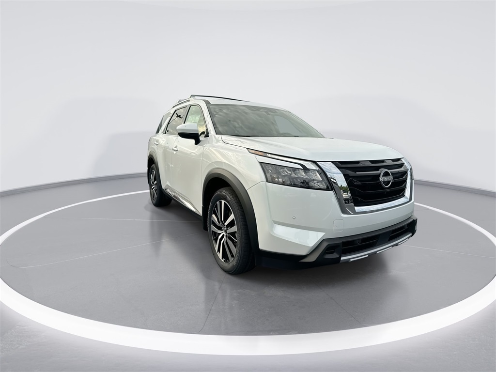 2025 Nissan Pathfinder Platinum photo 2