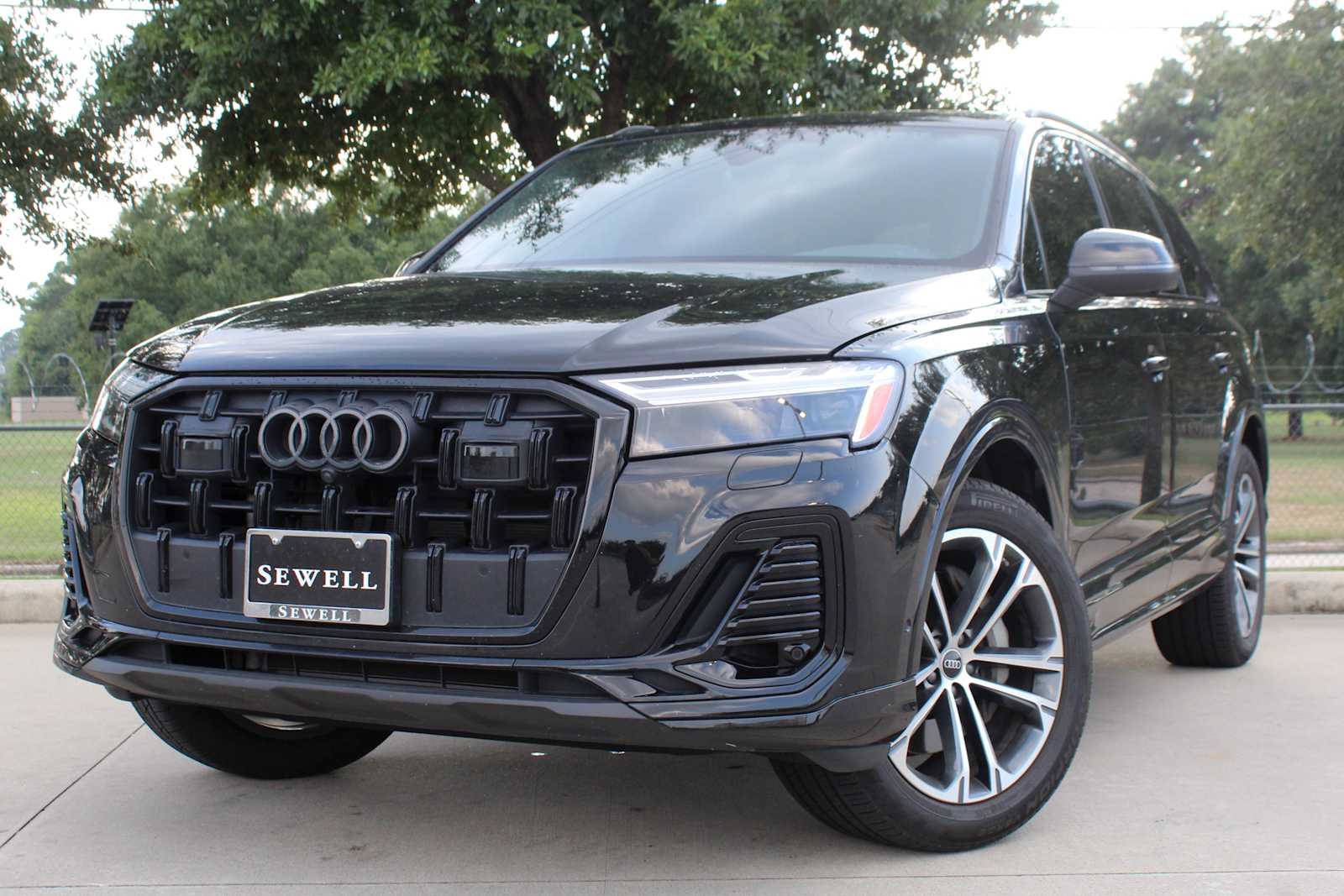 2025 Audi Q7 Premium Plus
