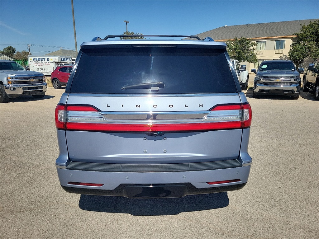 2018 Lincoln Navigator Black Label photo 4