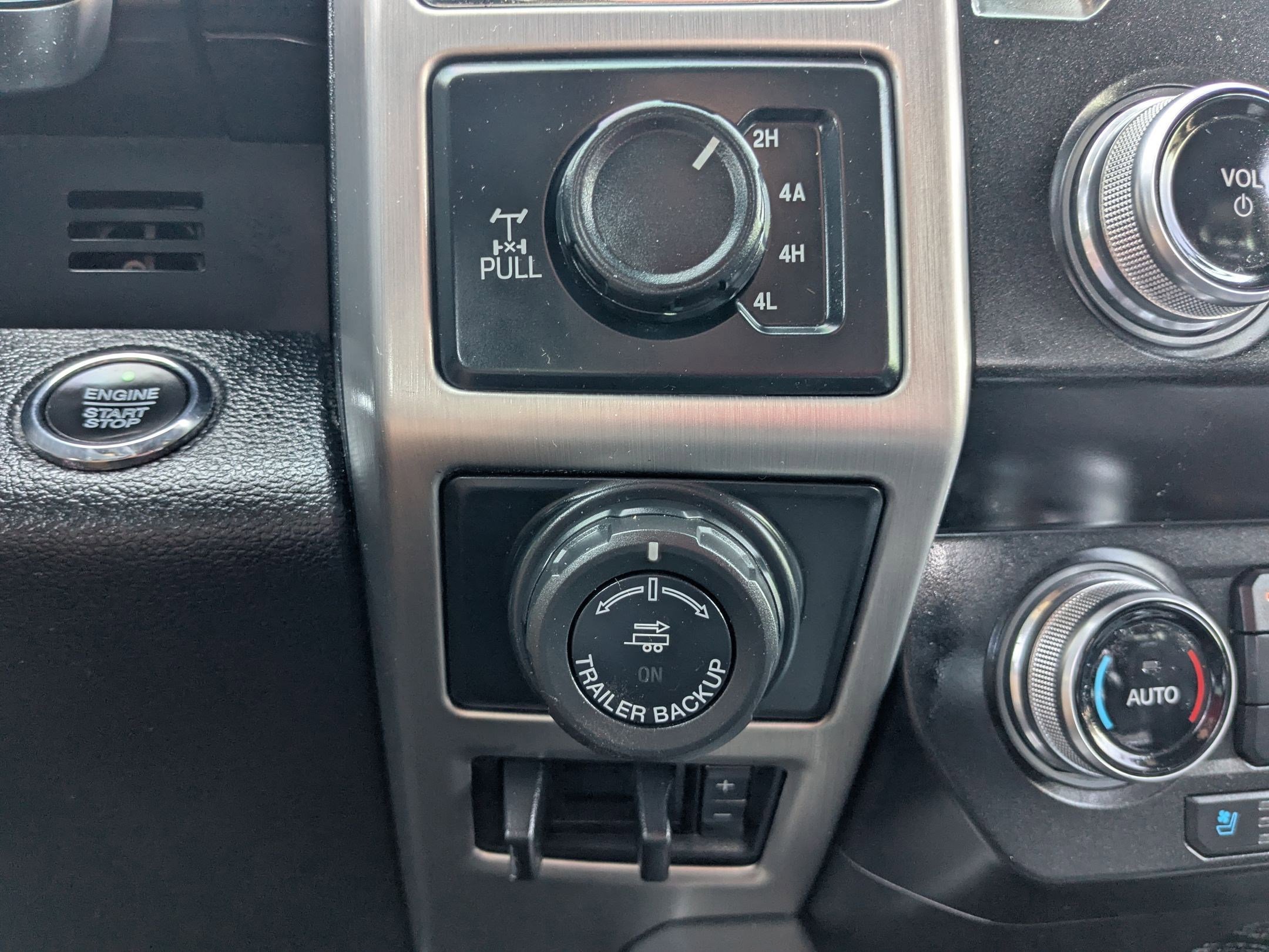 2020 Ford F-150 Platinum photo 25