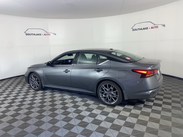 2024 Nissan Altima SR photo 6