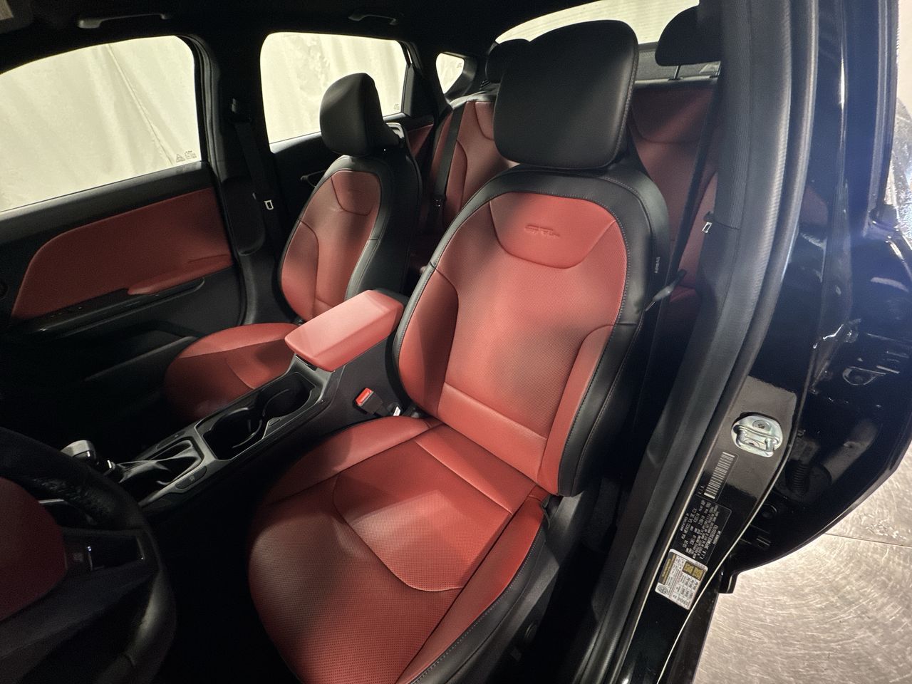 2025 Kia K4 GT-Line photo 4