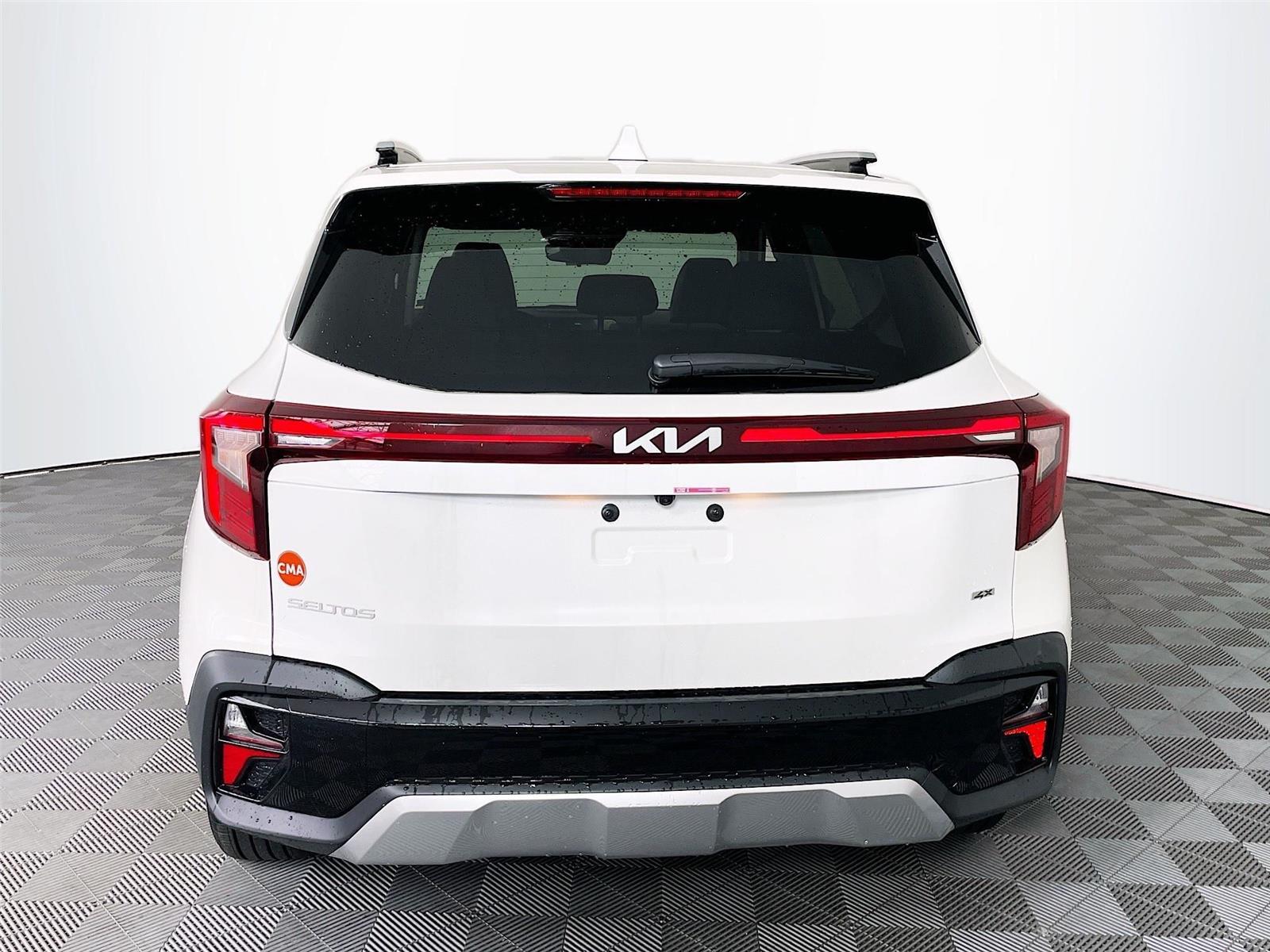 2024 Kia Seltos S photo 3