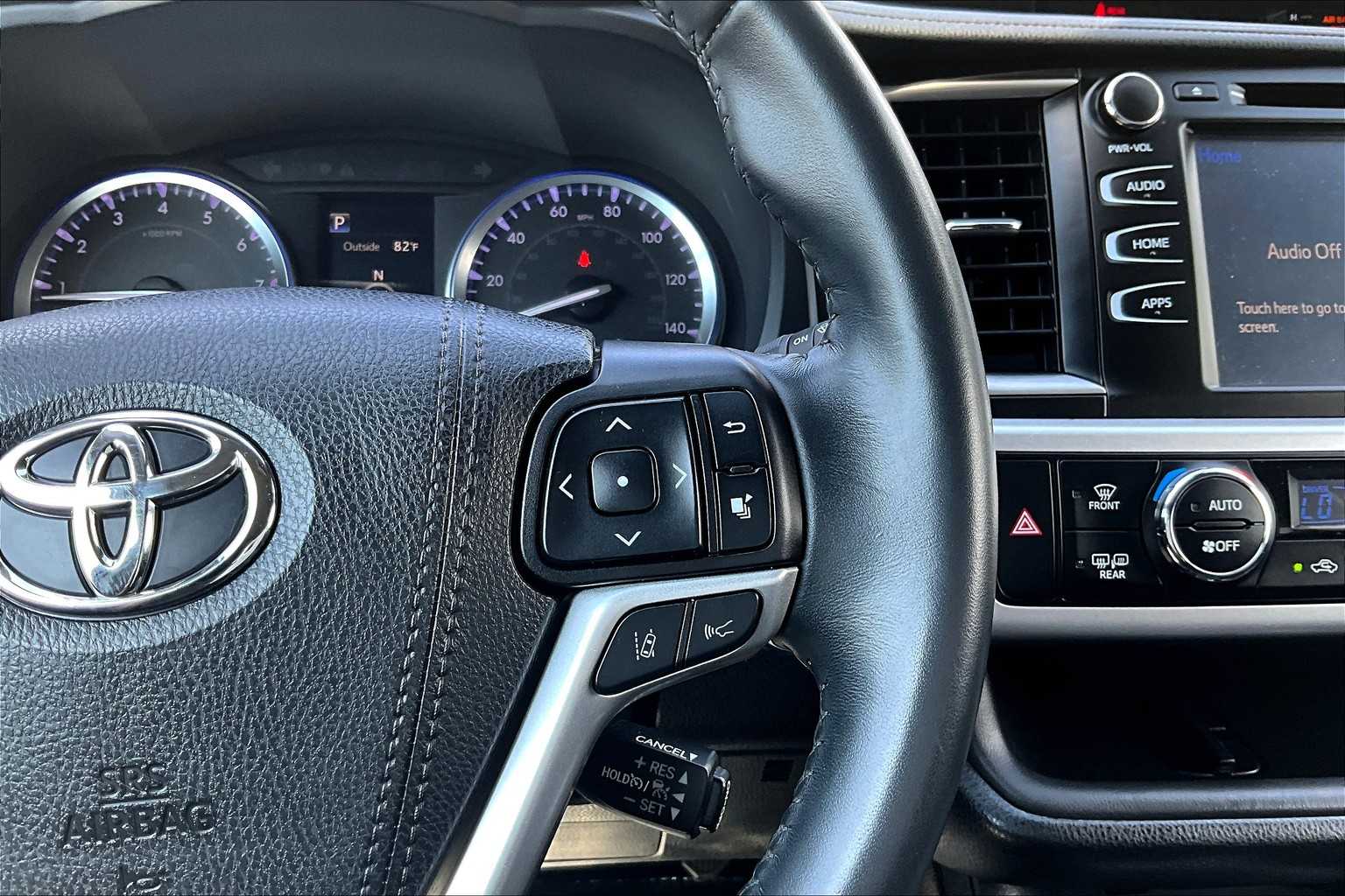 2019 Toyota Highlander SE photo 23