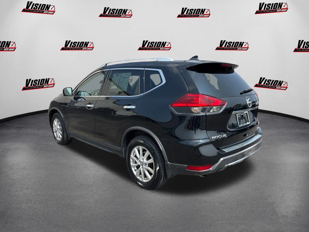 2017 Nissan Rogue SV photo 7