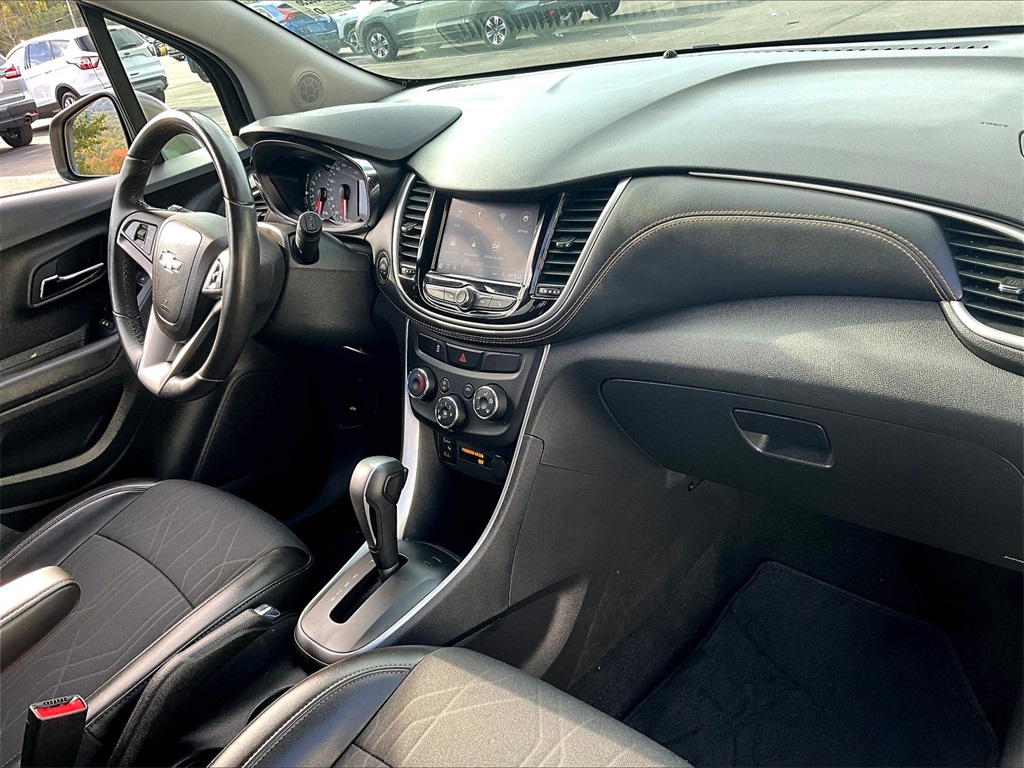 2022 Chevrolet Trax LT photo 14