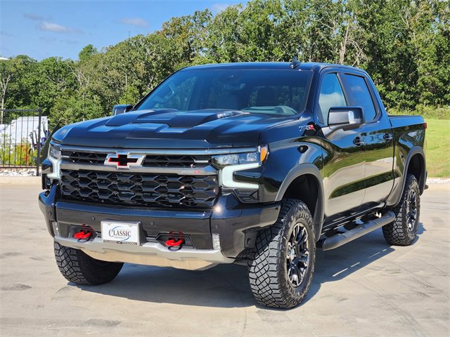 2025 Chevrolet Silverado 1500 ZR2 photo 2